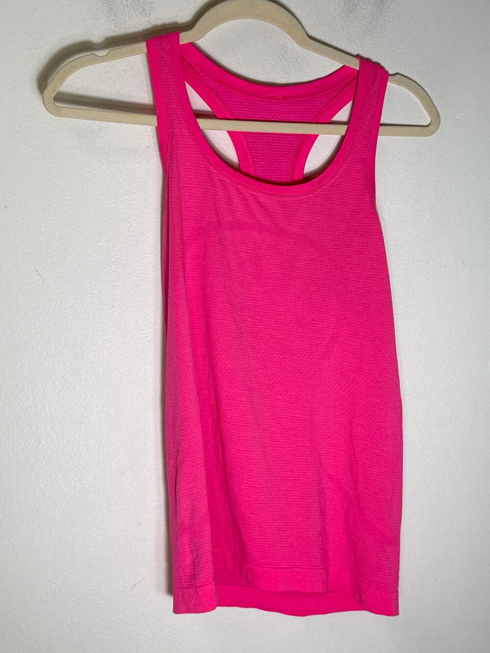 Lululemon Neon Pink Sleeveless Racerback Athletic Top Sz 8
